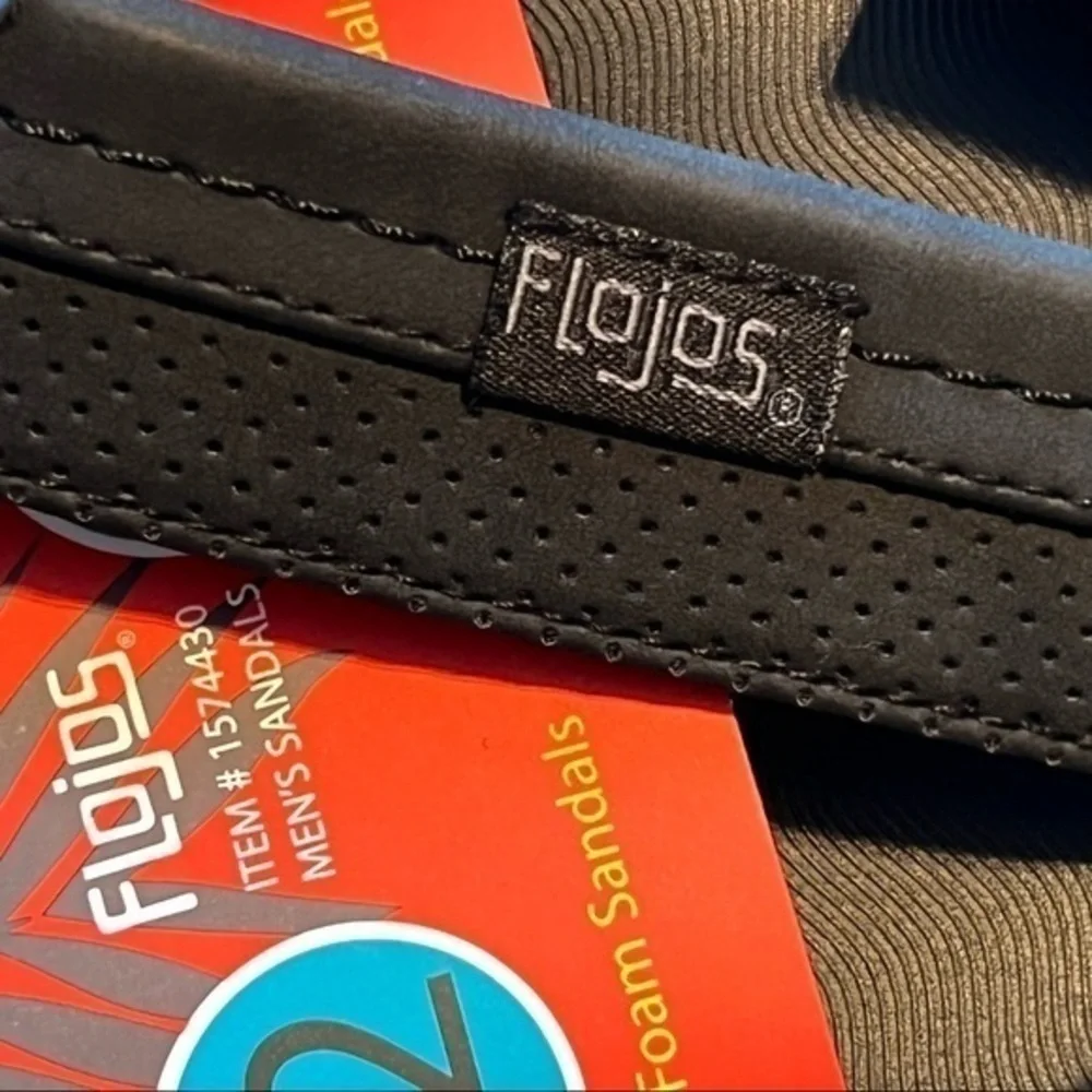 💚NWT! Men’s size 12 black FloJos flip flop sandals